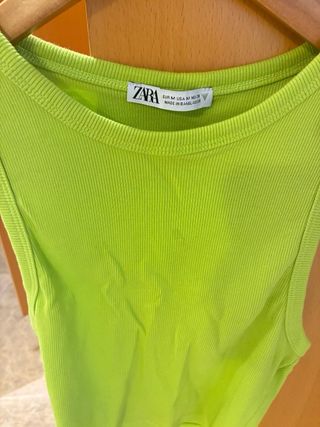 Top Zara verde neón 