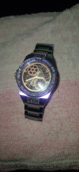 Reloj de pulsera con diamantes