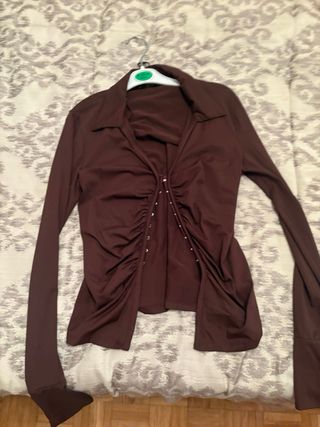 Blusa marrón manga larga fruncida
