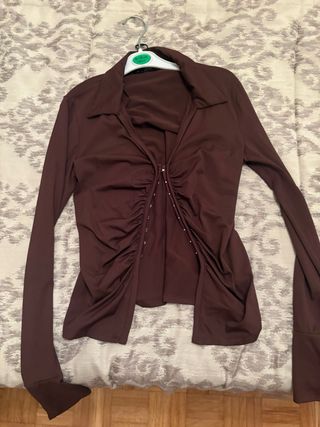 Blusa marrón manga larga fruncida