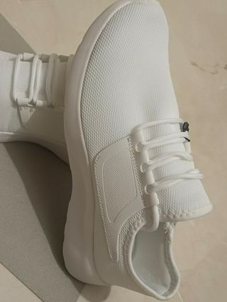 Zapatillas deportivas blancas 