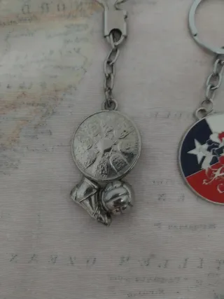 Llavero de fútbol con moneda