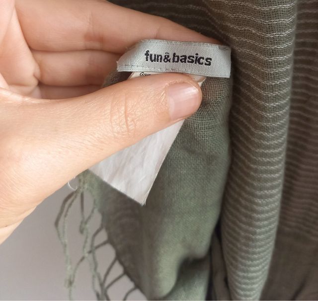 Pañuelo Fund and Basic Verde Oliva