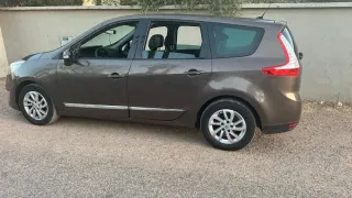 Renault Scenic 2012
