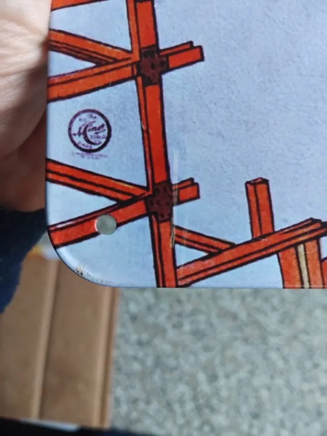 Latta Mickey Mouse Building a Building