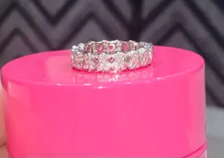 Anillo Oro Blanco Corazones Diamantes