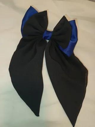 Lazo de pelo negro y azul