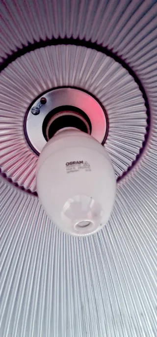 4 Candeeiros industriais  com lâmpadas de 250w