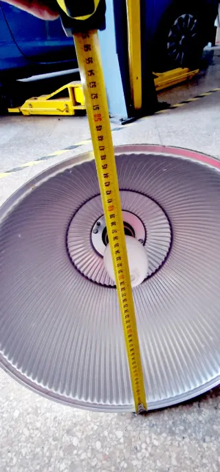 4 Candeeiros industriais  com lâmpadas de 250w