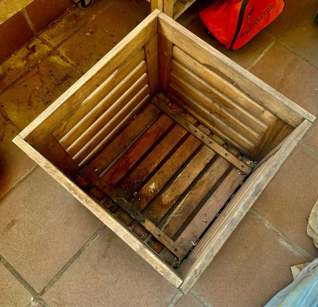 Cajón de madera para tiestos