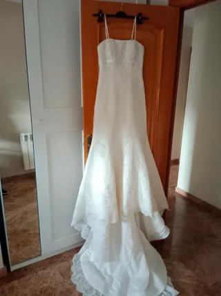 Vestido Novia con cola Pronovias + Velo + Cancan