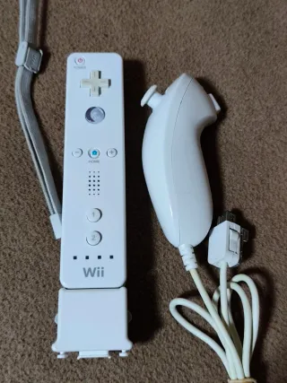 Consola Nintendo Wii + Mando + Nunchuk + WiiRemote