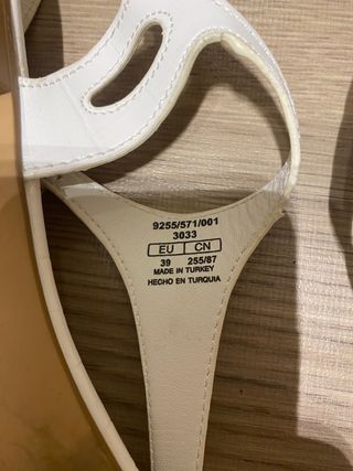 Sandalias blancas Stradivarius Talla 39