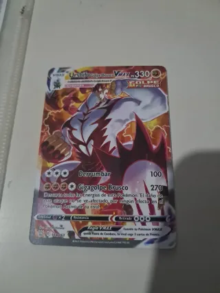 Carta Pokémon Urshifu Golpe Brusco VMAX