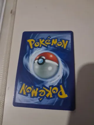 Carta Pokémon Urshifu Golpe Brusco VMAX