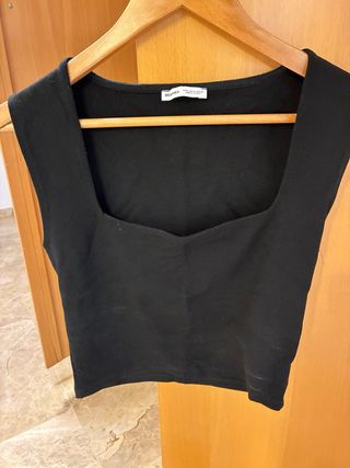Top Bershka Negro Escote Cuadrado 