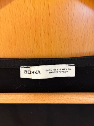 Top Bershka Negro Escote Cuadrado 