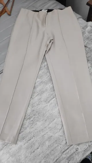 Pantalón beige de mujer