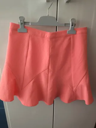 Falda corta coral