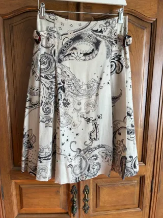 Falda C.H. Estampada Beige y Marrón 