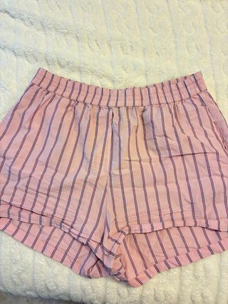Pantalones cortos Stradivarius rayas rosas