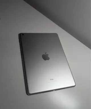 Apple iPad di sesta generazione e Apple Pencil
