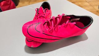 Botas de Fútbol Nike Rosas y Negras