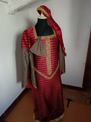 Traje Medieval granate con pasamanería dorada