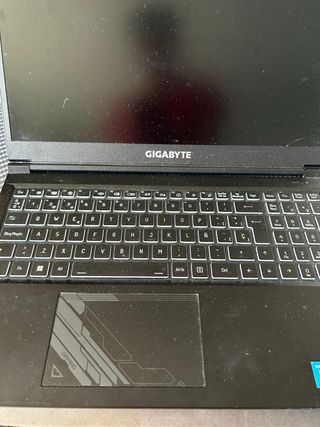 Portátil Gaming Gigabyte + Monitor + ventiladores