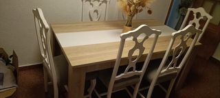 Mesa de comedor madera y mimbre