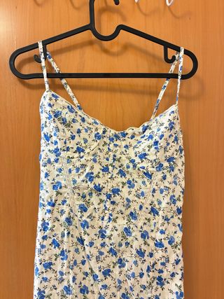 Vestido midi floral Bershka