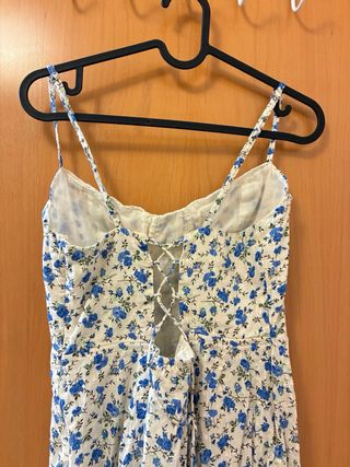 Vestido midi floral Bershka