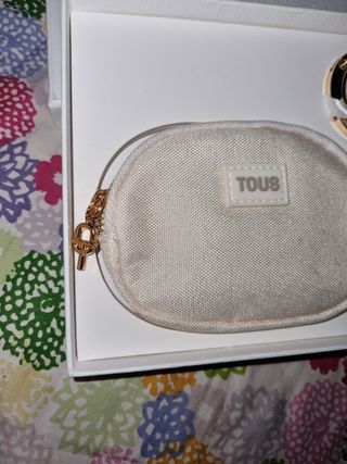 Estuche Tous Beige y Dorado