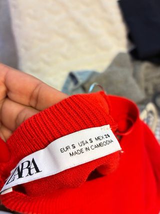 Vestido midi Zara rojo
