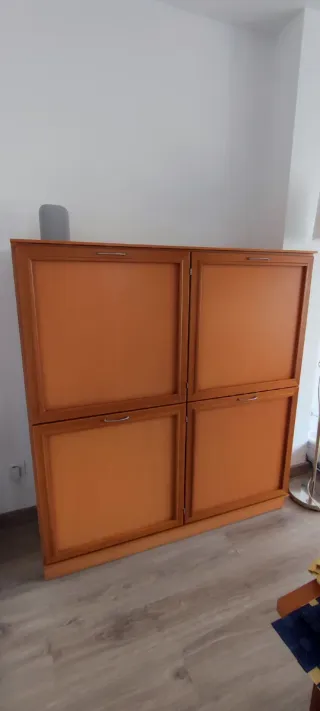 Muebles comedor: aparador, vidriera,m.tv,mesa y 4s