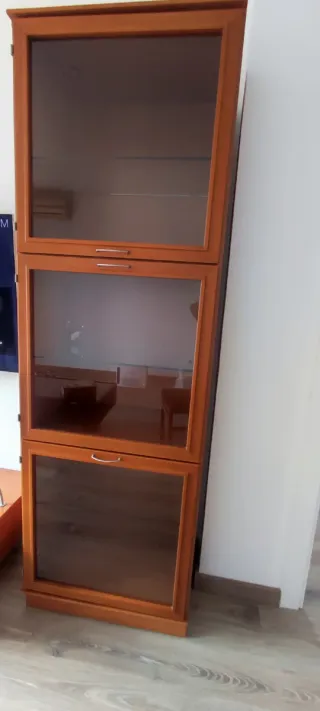 Muebles comedor: aparador, vidriera,m.tv,mesa y 4s