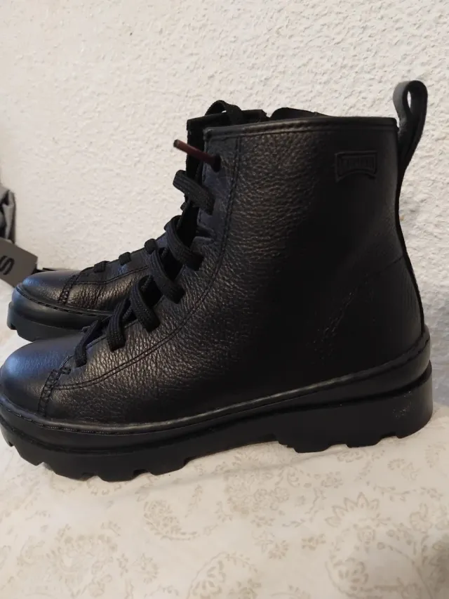 Botines Camper negros con cordones