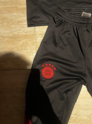 Chándal Bayern Múnich Adidas Negro/Rojo Talla S