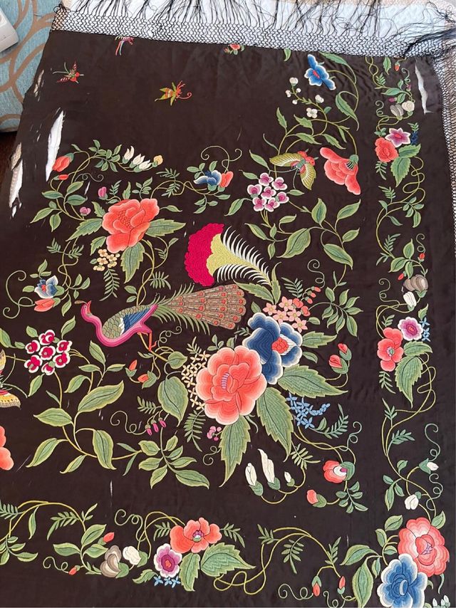 Tela de seda bordada a mano