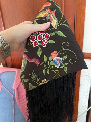 Tela de seda bordada a mano