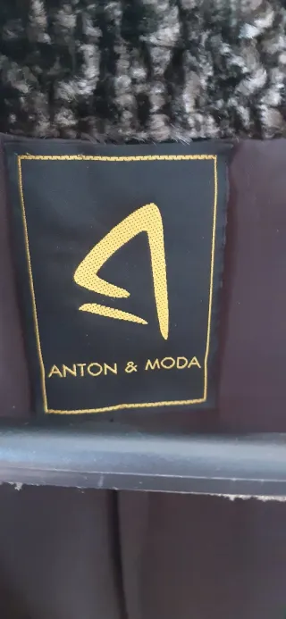 Abrigo piel sintética marrón
