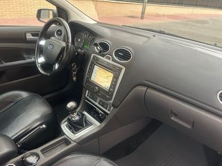 Ford Focus 2011. tel 666217952