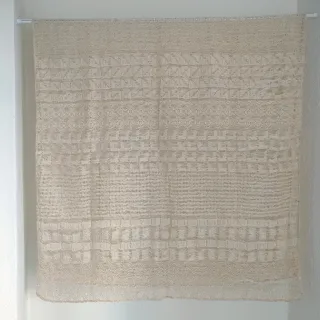 Pañuelo de encaje beige