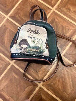 Bolso negro de cadena