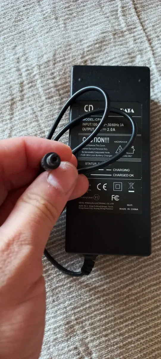 Cargador Patinete Eléctrico 42V 2A