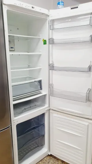 Nevera blanca no forst 2m×60 clase A+