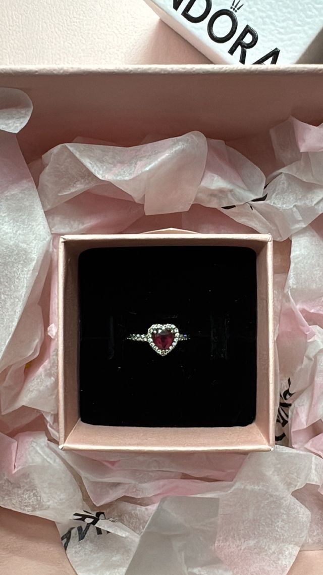 Anillo Pandora Corazón Rojo y Plata Nuevo