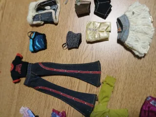 Ropa Bratz: Conjunto de moda para muñecas