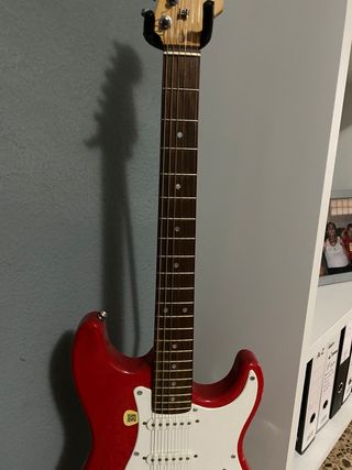Guitarra Eléctrica Roja Fender