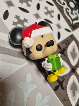 Funko Pop Mickey Mouse Navidad Regalo (sin caja)